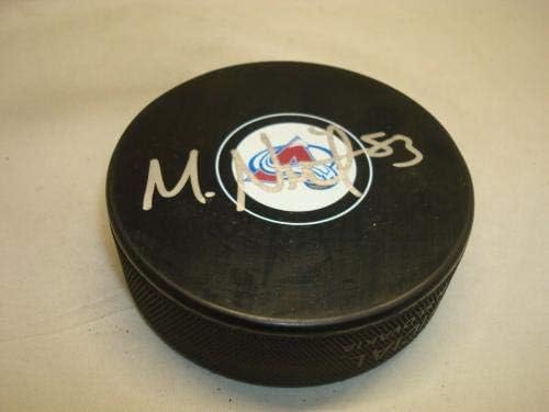 Мат Ньето подписа хокей шайба Колорадо Аваланш с автограф от 1B - за Миене на НХЛ с автограф