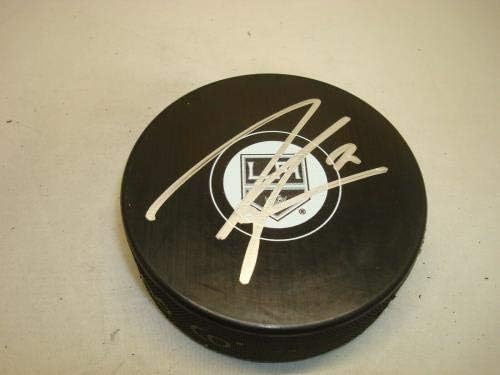 Танер Pearson подписа хокей шайба Лос Анджелис Кингс с автограф на PSA / DNA COA 1A - за Миене на НХЛ с автограф