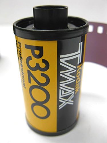 2 ролка Kodak P3200 TMAX Professional ISO 3200, 35 мм, 36 експозиции, черно-бял филм е ОСТАРЯЛА