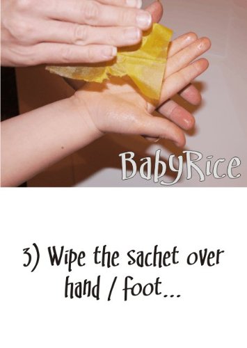 В комплекта на Iavor-Baby BabyRice включва отпечатъци от детски ръце и крака Черно, Без мастило/Рамка с ефект состаренного