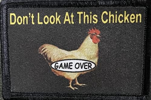 Не гледайте на тази Нашивку за повдигане на бойния дух Пиле -Произведено в САЩ - Тактически кука и контур