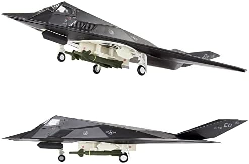 Модел на реактивен изтребител Busyflies 1:72 F-117 Атака Робот Модел Штурмового изтребител, Формовани под налягане Модел на