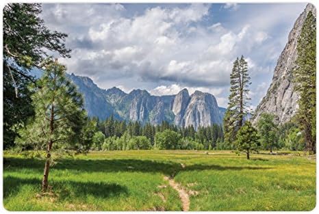 Подложка за домашни любимци Ambesonne Yosemite за храна и вода, Изображение Поляни на долината Йосемити с дървета, Пухкави Облаци, Туристически