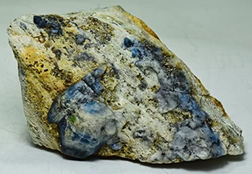 272 грама уникален луминесцентно кристал афганита с неизвестен зелен минерал на матрицата